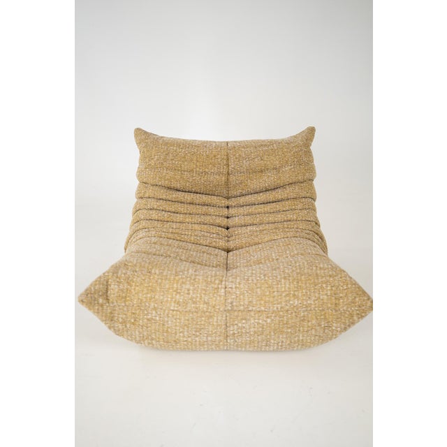 Togo Lounge Chair and Pouf in Caramel Loop Fabric by Michel Ducaroy for Ligne Roset, 1973, Set of 2 For Sale - Image 11 of 18