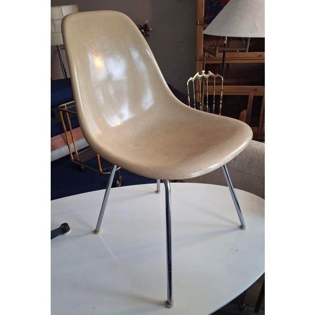 Beige Early DSX Chair in Fiberglass by Charles and Ray Eames for Herman Miller, 1950s For Sale - Image 8 of 14
