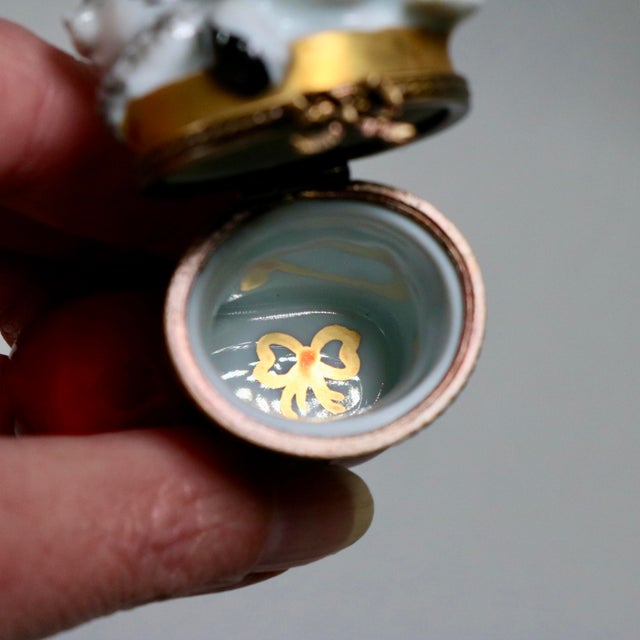 Red Late 20th Century Limoges Kittens in a Christmas Stocking Box For Sale - Image 8 of 9