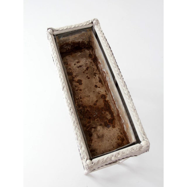 Early 20th Century Antique White Wicker Plant Stand With Removable Metal Liner For Sale - Image 5 of 18