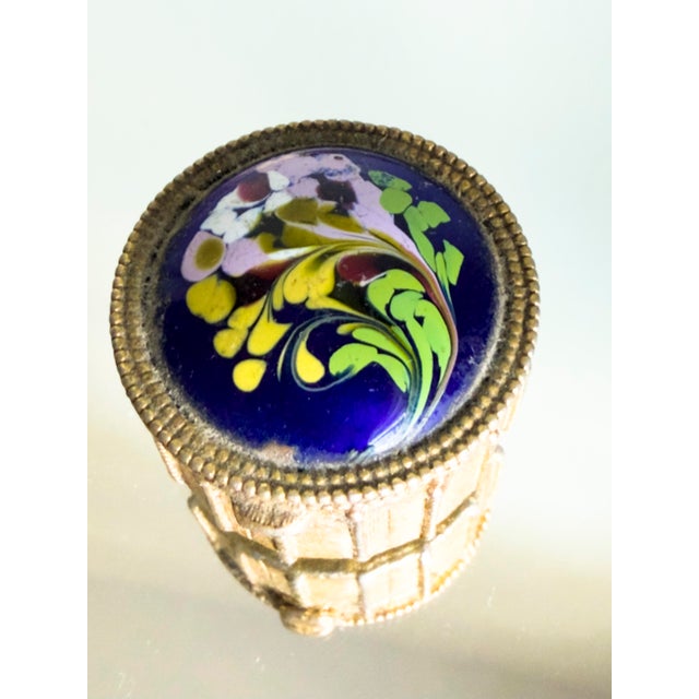 1980s Vintage 1980s Hollywood Regency Estée Lauder Palazzo Solid Perfume Compact. For Sale - Image 5 of 12
