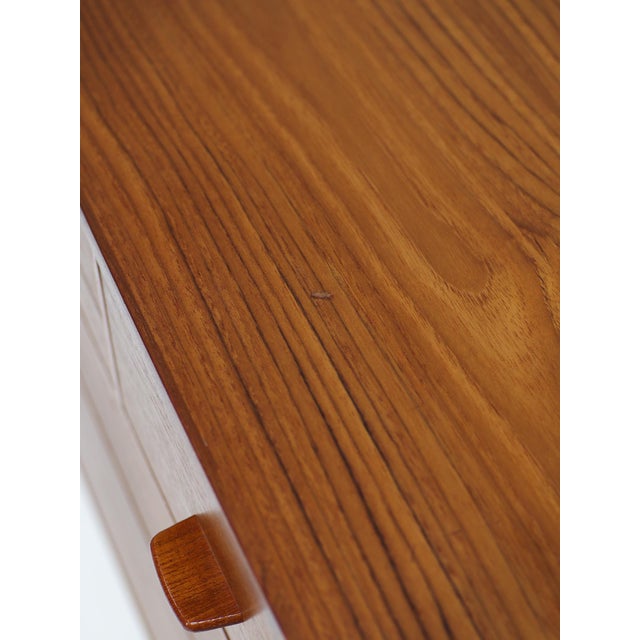 RY16 Chest of Drawers in Teak by Hans J. Wegner for Ry Møbler, Denmark, 1958 For Sale - Image 12 of 15