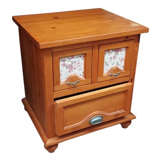 Vintage Mastercraft s.j. Bailey and Sons Wooden Nightstand Storage Chest For Sale