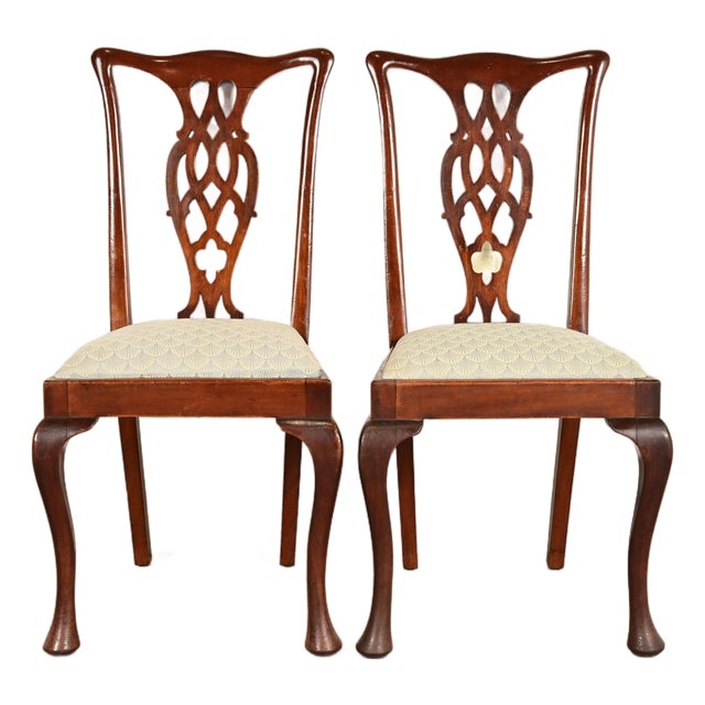 Henredon Style Georgian Carved Mahogany Side Chairs or Dining Chairs, Pair For Sale