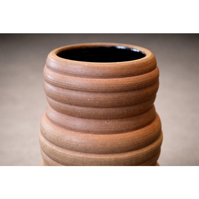 2020s Flower Vase, Clay, Ensamble Artesano, 2024 For Sale - Image 5 of 6