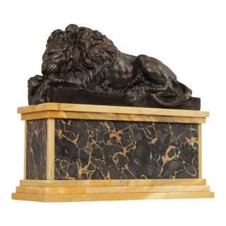 Early 21st Century Baker Furniture Regency Style Cast Bronze Marble Lion Statue For Sale