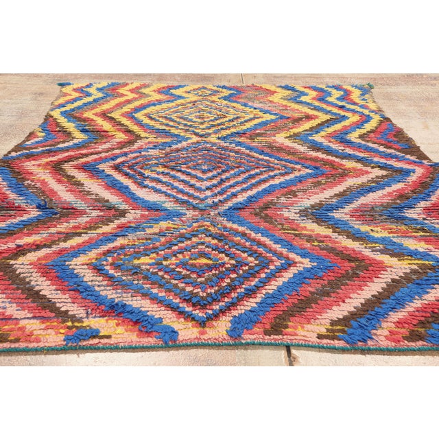 Vintage Azilal Boucherouite Moroccan Rug, 04'11 X 06'08 For Sale - Image 9 of 10