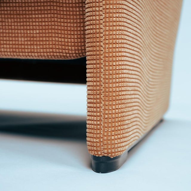 Beige Portovenere Highback Sofa in Peach Upholstery by Vico Magistretti for Cassina, 1984 For Sale - Image 8 of 18