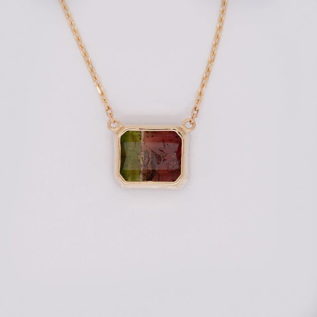 Red 5.4Ct Bi-Color Tourmaline Necklace in Solid 14k Gold, Bezel Setting Emerald Cut For Sale - Image 8 of 8