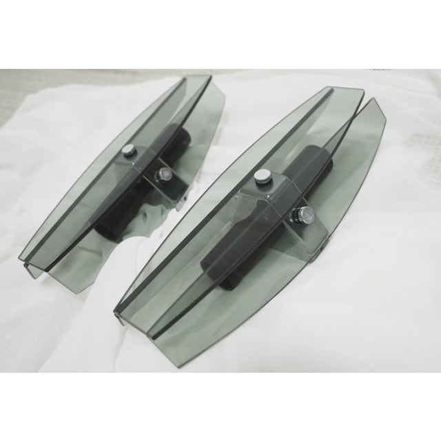 1970s Mid-Century Modern Italian Veca Grey Smoked Glass Wall Sconces by Fontana Arte, 1970s, Set of 2 For Sale - Image 5 of 10