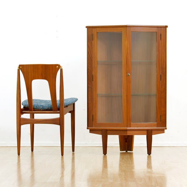 Brown 1960s Mid Century Corner Bar Cabinet by Turnidge of London For Sale - Image 8 of 9