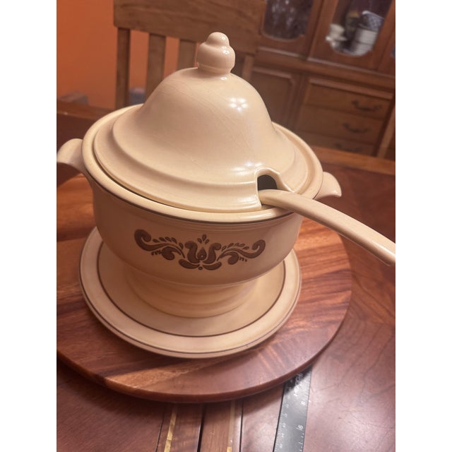 1970s Tureen & Lid W/Ladle & Underplate Village (Made in Usa) by Pfaltzgraff For Sale - Image 12 of 12