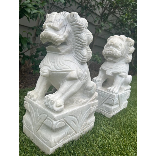 Early 21st Century Pair of Chinese Hand Carved White Marble Stone Fengshui Foo Dogs Lions Statue For Sale - Image 5 of 9