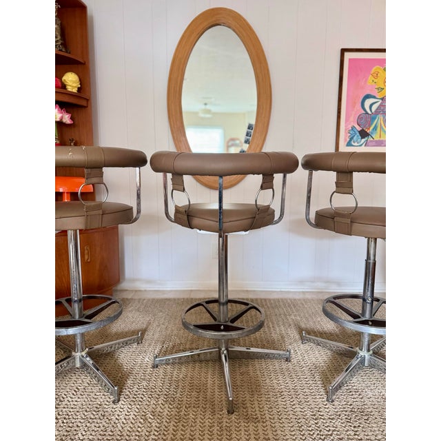 Taupe A Set of 3 Swivel Bar Stools Attributed to Daystrom Furniture of Boston, Featuring a Taupe Faux Leather Upholstery With Chrome Frames, Circa 1970s. For Sale - Image 8 of 12
