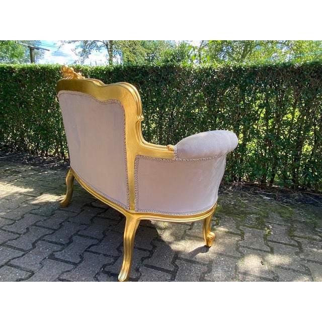 Metal Vintage French Louis XVI Style Settee, Hand-Carved Gold Frame, Tufted Beige Velvet, Tapestry Backrest For Sale - Image 7 of 12