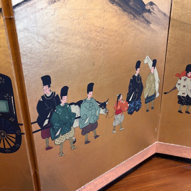 Gold Japanese Four Panel Byōbu Folding Screen With Court Procession Scene For Sale - Image 8 of 18