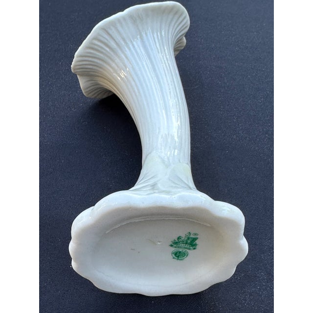 Belleek Pottery Ltd. Belleek Sunflower Vase – Irish Porcelain Vase – Trumpet Shape – 6th Green Mark 1965–1980 – Vintage Collectible For Sale - Image 4 of 8