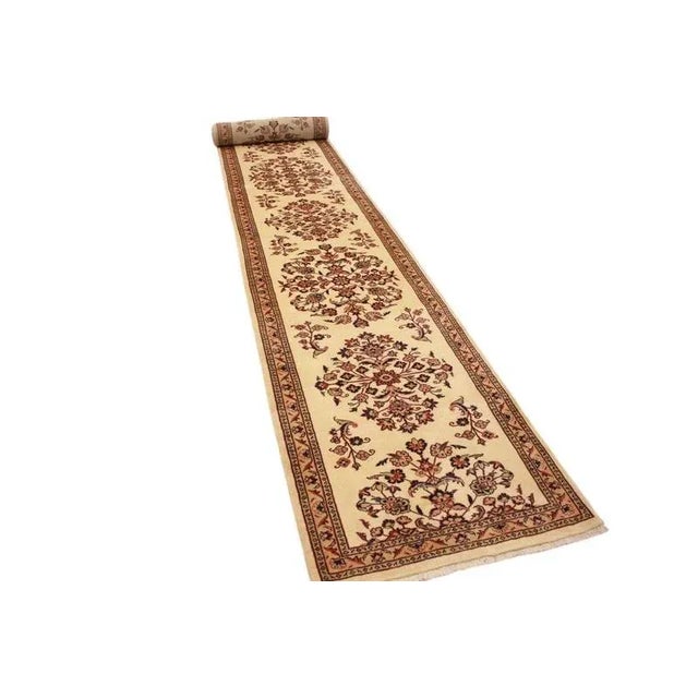 XXL Middle Eastern rug | Knot density: 400.000 knots/m² | Material: High-quality wool | Size: 638×94 cm | Pattern:...