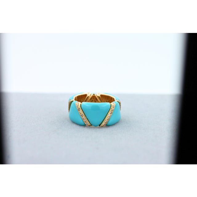 Metal Diamond Turquoise Light Blue Enamel Eternity Band Unique Stretch 18k Gold Ring, Size 6 For Sale - Image 7 of 18