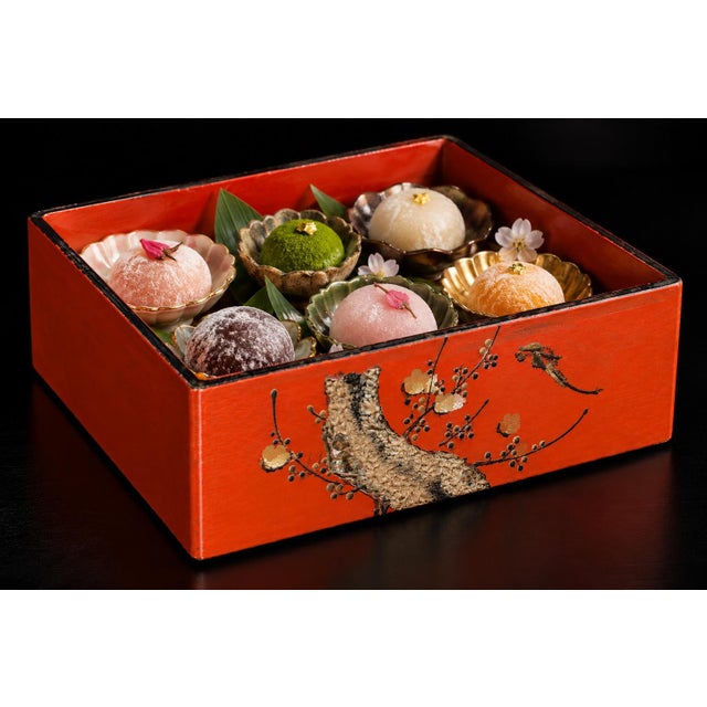 Japanese Antique Red Lacquered Snack Keepsake Box Hand Painted 2-Tier For Sale - Image 4 of 17