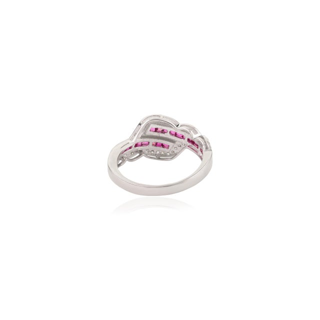 Metal Chunky 0.96 Carat Ruby & Diamond Intertwined Band Ring in 925 Silver Wedding Gift - Size 7 For Sale - Image 7 of 10