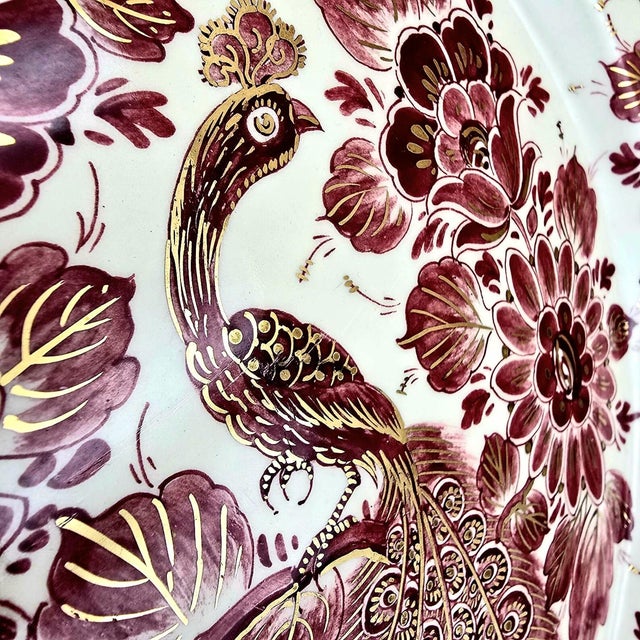 Ceramic 20th Century Delft Red Regina Wall Plate with Peacock Motif and Gold Decoration, Holland, 1950s For Sale - Image 7 of 17