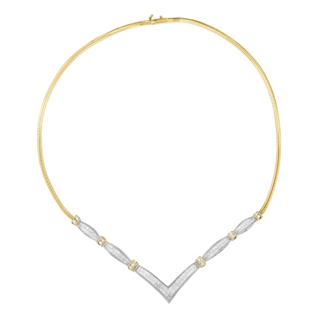 14K Yellow and White Gold 3.00 Cttw Round and Princess Cut Diamond "V" Shape Statement Necklace (H-I Color, SI2-I1 Clarity) For Sale