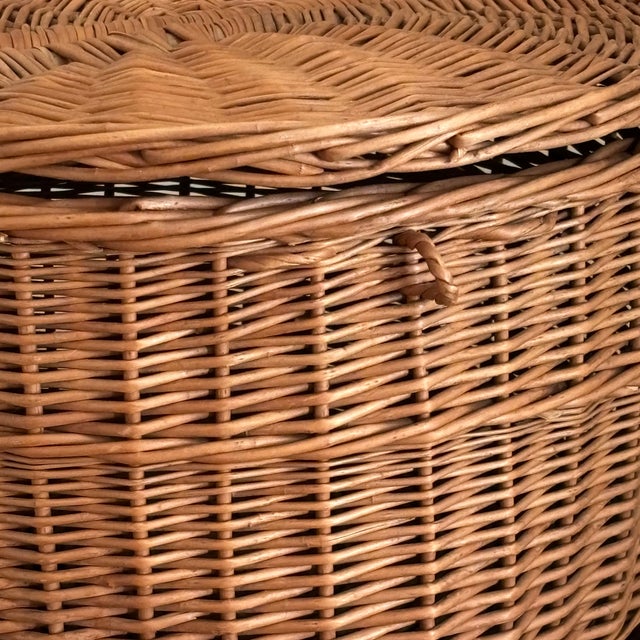 Vintage French-Style Wicker Market Basket W/ Hinged Lid For Sale - Image 9 of 15