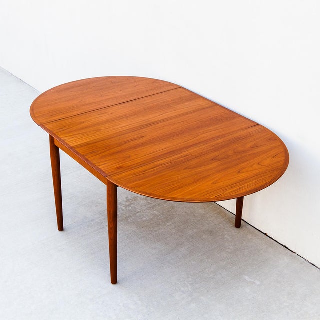 Restored Arne Vodder Model 227 Dining Table in Teak, 1960s Danish Mid Century Modern For Sale In Los Angeles - Image 6 of 18
