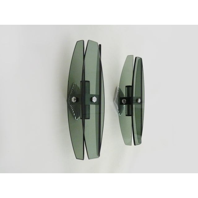 Vintage Italian Wall Lights in Smoked Glass and Chrome by Veca for Fontana Arte, 1970s, Set of 2 For Sale - Image 4 of 8