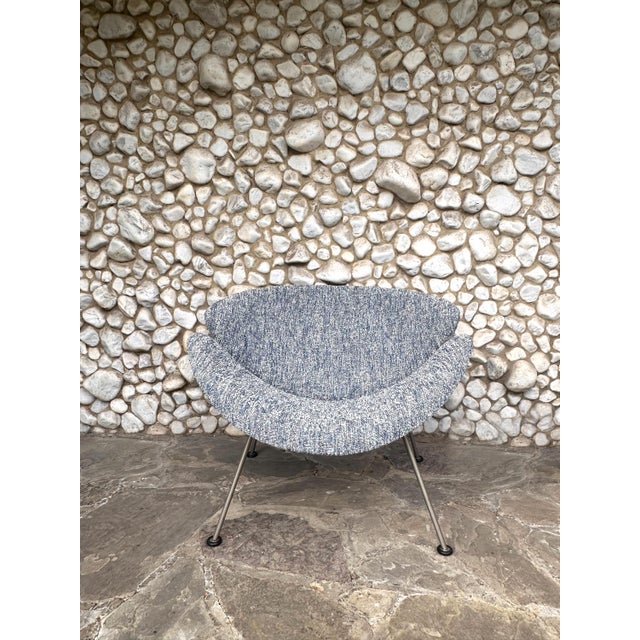 Early edition of the iconic F437 Orange Slice lounge chair, designed by Pierre Paulin for Artifort in 1960. The sculptural...