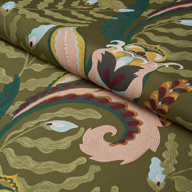 Schumacher SAMPLE - Schumacher X Laura Gonzalez Jaipur Fantaisie Fabric In Moss For Sale - Image 4 of 4