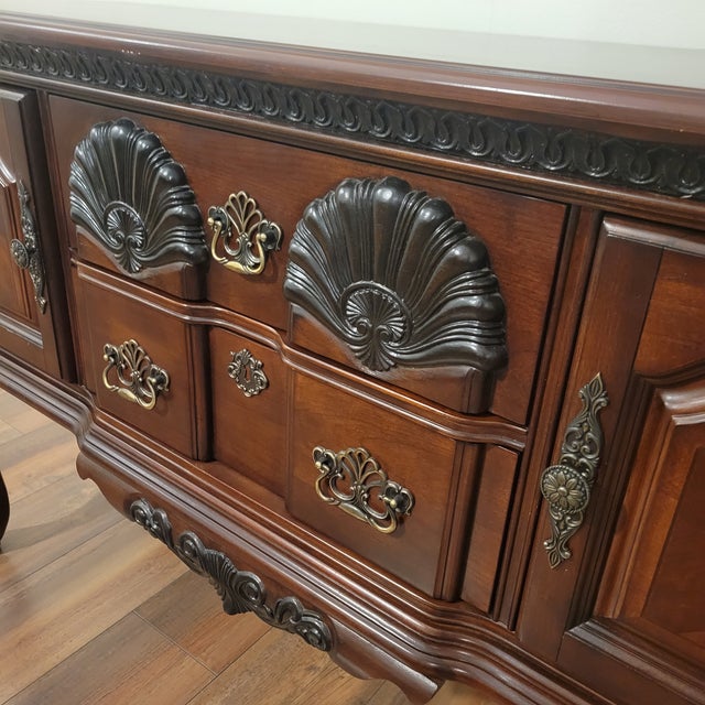 1980s French Provincial Sideboard Buffet For Sale In Miami - Image 6 of 13