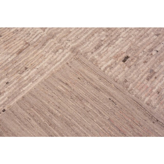 Warm Cozy Modern Abstract Contemporary Area Rug, Country of origin: Central Asia, Circa date: Modern Rugs