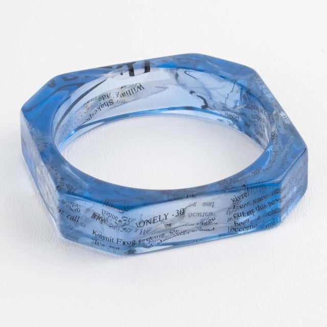John Galliano Blue Acrylic Resin Bracelet Bangle with Newspaper Inclusions For Sale - Image 9 of 16