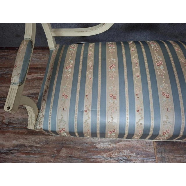 Louis XVI Style Bench in Wood and Fabric For Sale - Image 5 of 10