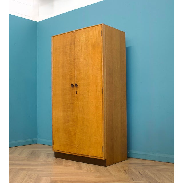 Vintage Oak Wardrobe from D M Letchworth, 1955 For Sale - Image 4 of 9