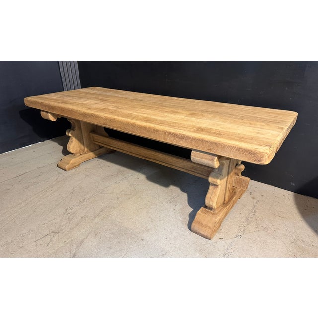 A really fantastic Farmhouse Table, extremely practical with the options of adding the extensions tales it from a...