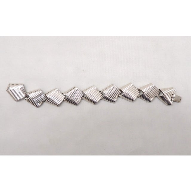Mid-Century Modern 1950s Vintage Signed Napier Sterling Silver Modernist Link Bracelet For Sale - Image 3 of 6