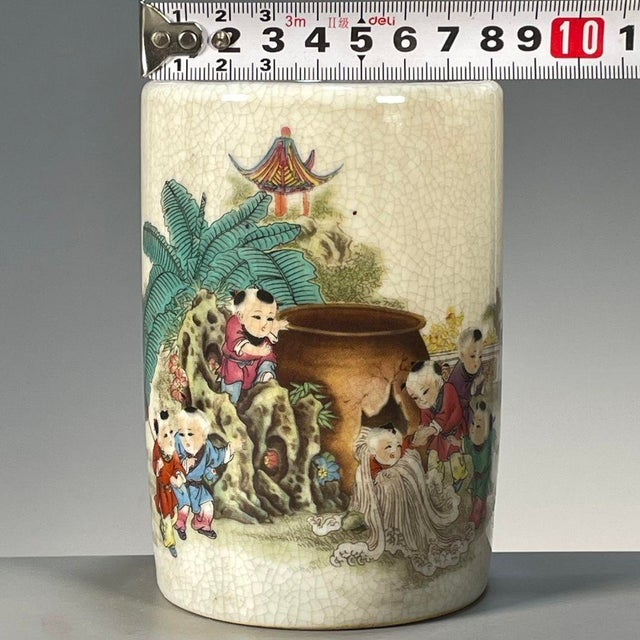 Chinese Famille Rose Crackle Glaze Porcelain Brush Pot With Figural Scene For Sale In Los Angeles - Image 6 of 9