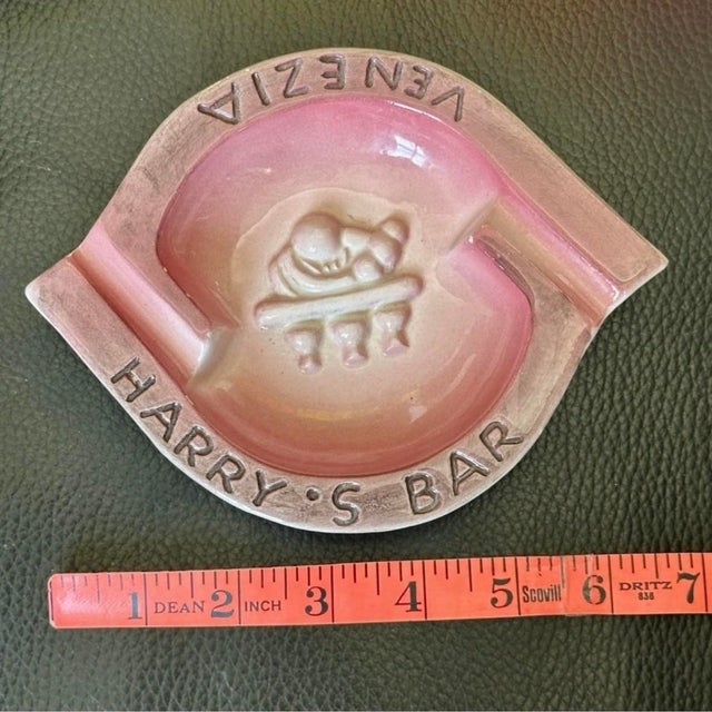 1980s Rare Vintage Harry's Bar Venezia Venice Italy Pink Ceramic Ashtray Trinket Dish Catch All For Sale - Image 5 of 8