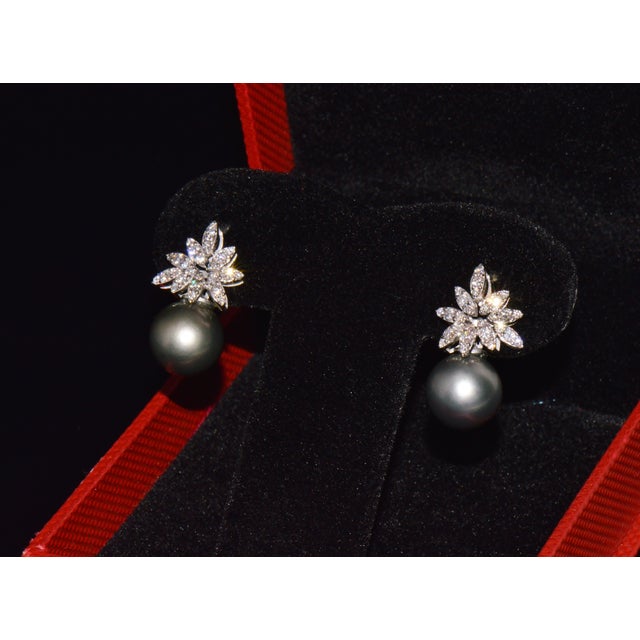 Certified Natural 23.13cts vs F Diamond Tahitian Pearl Solid 18k Gold Cluster Earrings- 2 Pieces For Sale - Image 12 of 12