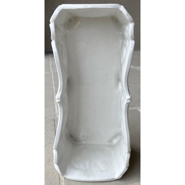Ceramic Circa 1980 Neoclassical Mottahedah-Style Terraglia Bianca (Creamware) “Flower Box" Cachepot or Jardinière, Italy For Sale - Image 7 of 18