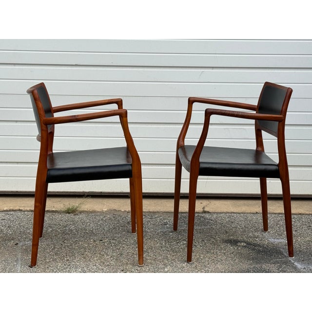 J.L. Møllers Møbelfabrik Pair of Niels Otto Møller Model 65 Danish Modern Armchairs for j.l. Møllers Møbelfabrik For Sale - Image 4 of 12
