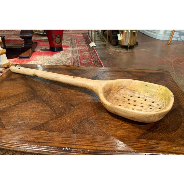 French 19th Century French Decorative Carved Walnut Spoon For Sale - Image 3 of 7