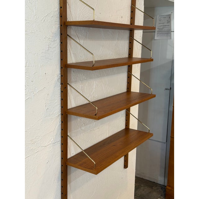 Mid-Century Modern Vintage Danish Teak Wall Unit by Poul Cadovius for Cado Royal System – Mid-Century Modern Floating Shelving, 1960s For Sale - Image 3 of 10
