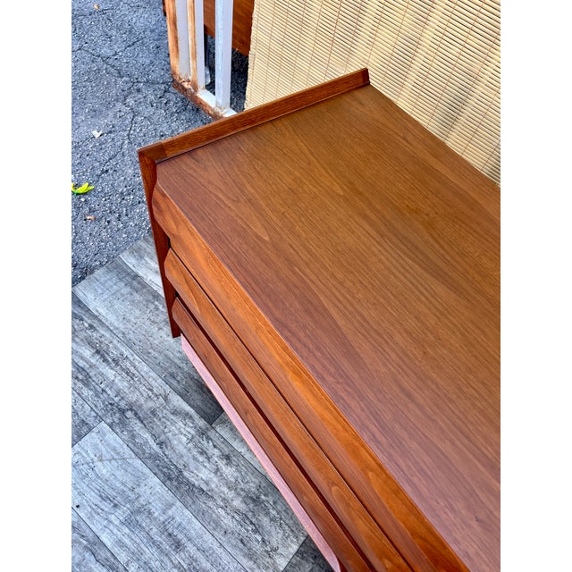 Fully Refinished Mid Century Modern 9 Drawers Dresser /Credenza by Lane Altavista Furniture. Circa 1960s For Sale - Image 17 of 18