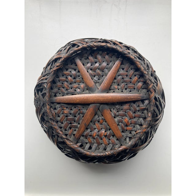 French Country Contemporary Woven Round Basket For Sale - Image 3 of 6
