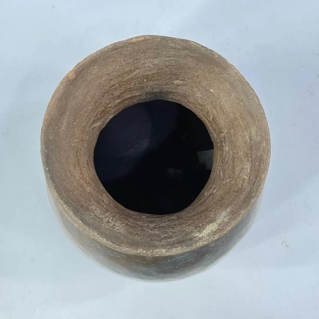 African Early 20th Century Zulu Clay Pot South Africa MATTER COLLECTION For Sale - Image 3 of 6