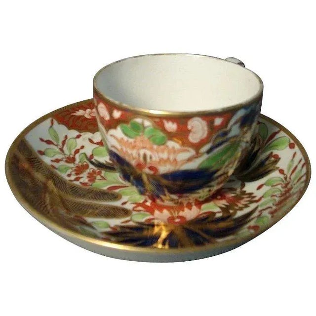Ceramic 1810 Worcester Imari Porcelain 276 Thumb & Finger Pattern Bute Shaped Cup & Saucer - A Pair For Sale - Image 7 of 7